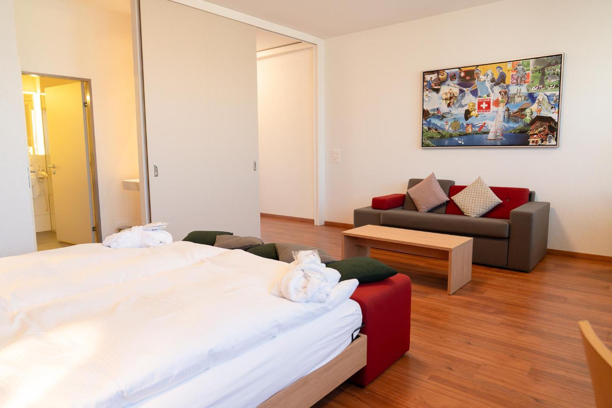 Swissever Hotel Zug Steinhausen Стая снимка