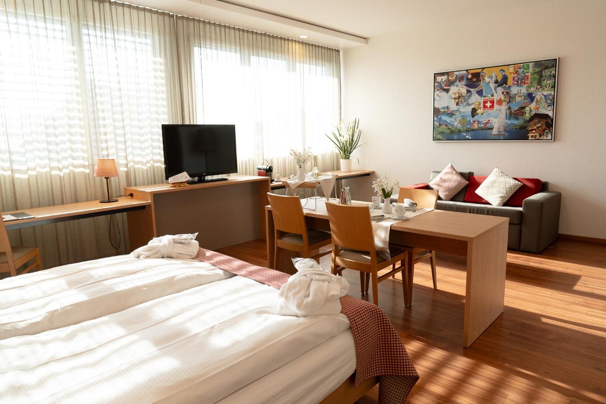 Swissever Hotel Zug Steinhausen Стая снимка