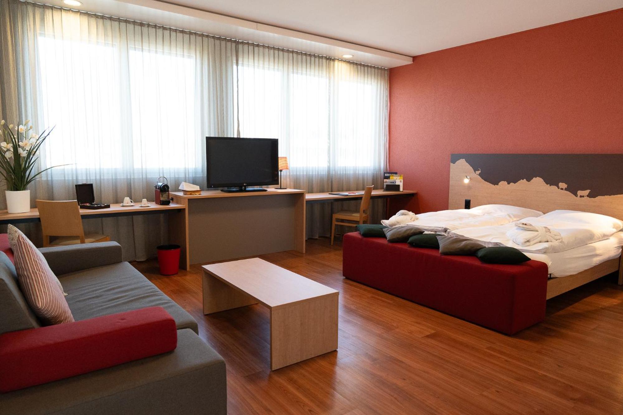 Swissever Hotel Zug Steinhausen Стая снимка
