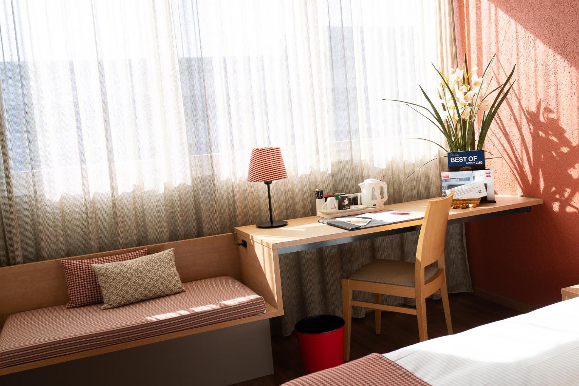 Swissever Hotel Zug Steinhausen Стая снимка